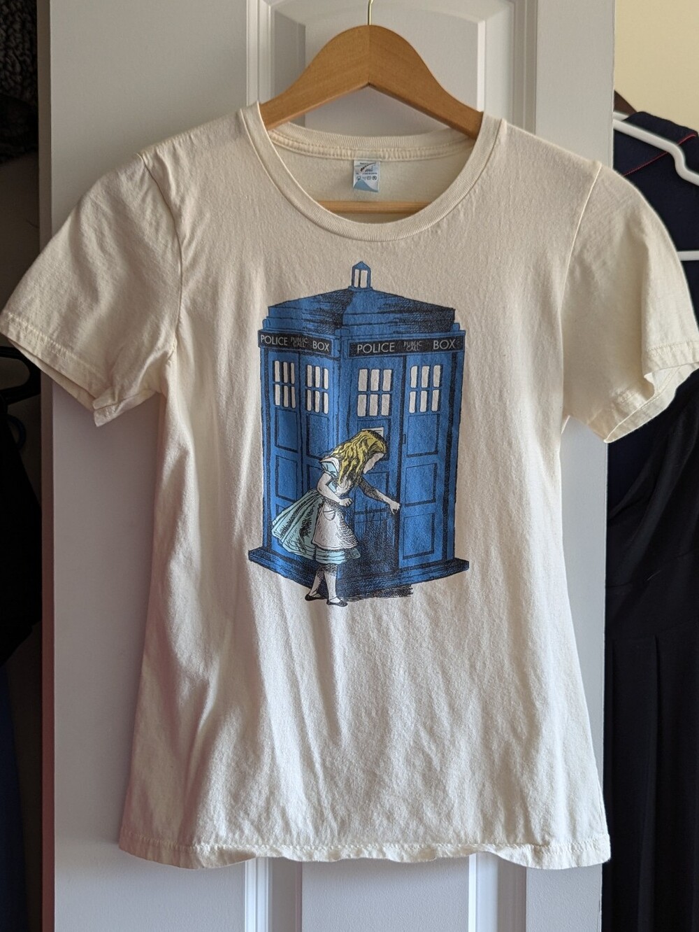 Vintage y2k Woot Shirt Alice through the TARDIS T-Shirt